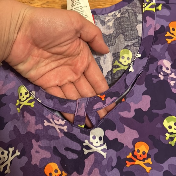 Halloween scrub top - Picture 5 of 10